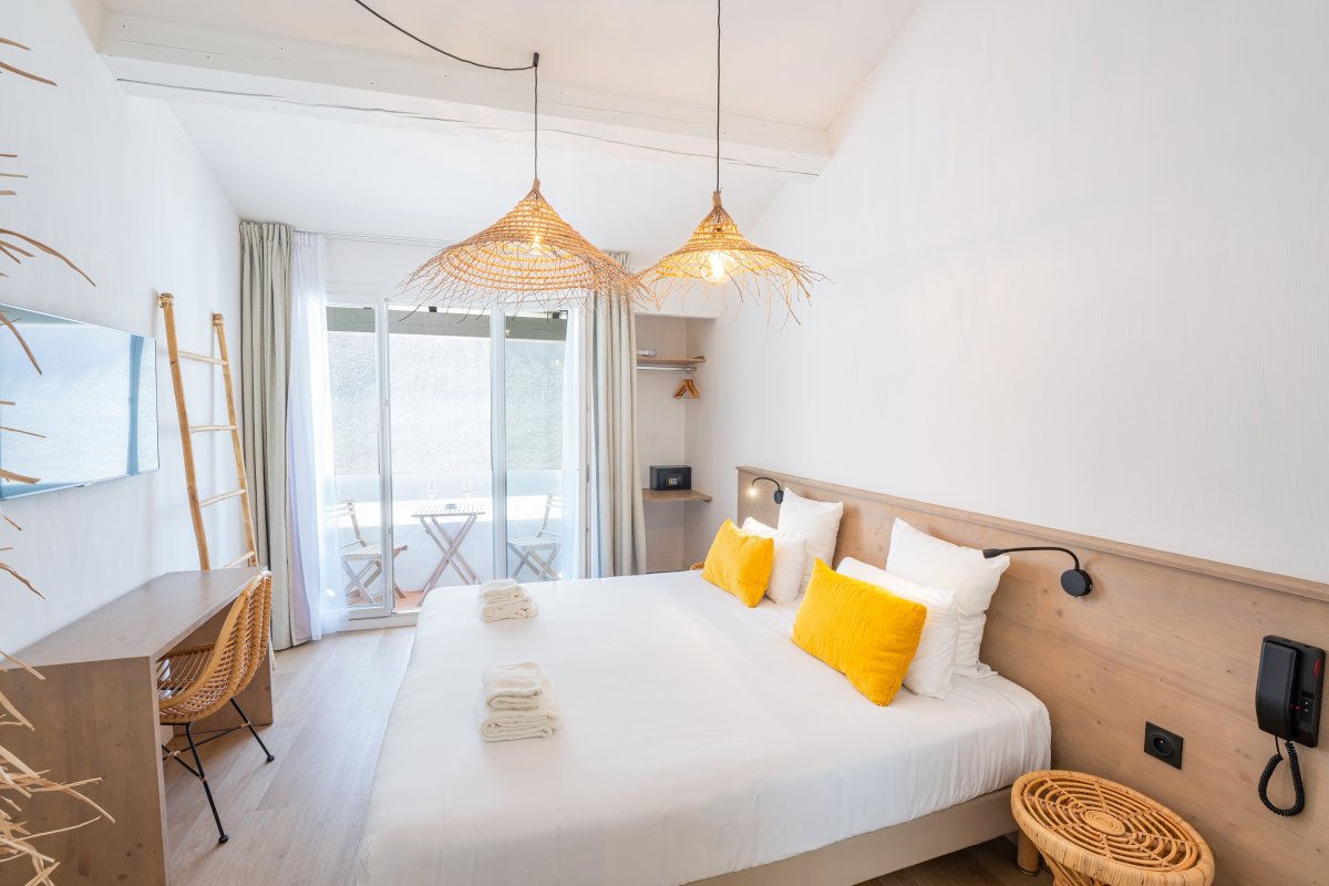 Double vue ruelle balcon